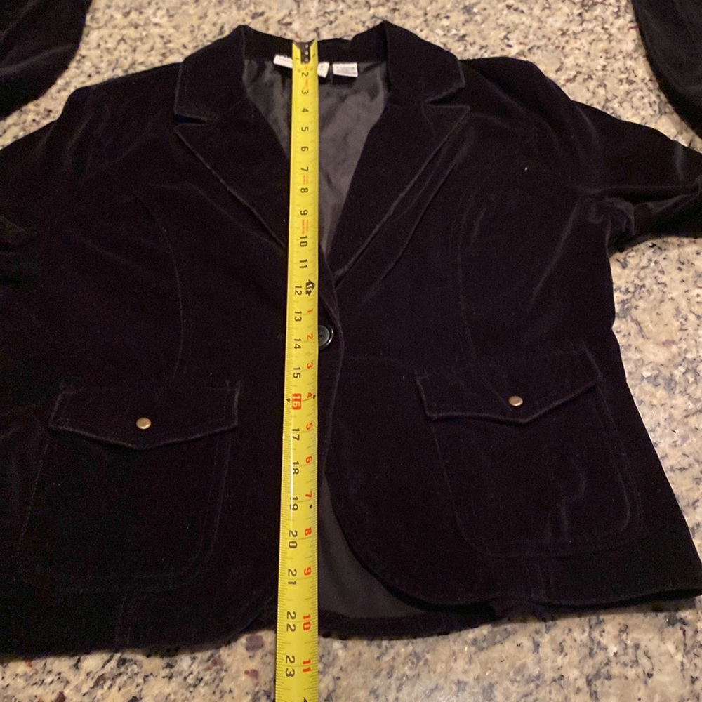 21:08 -  AT ⭐️ LAST  Fitted Velvet Like Jacket - Picture 9 of 14